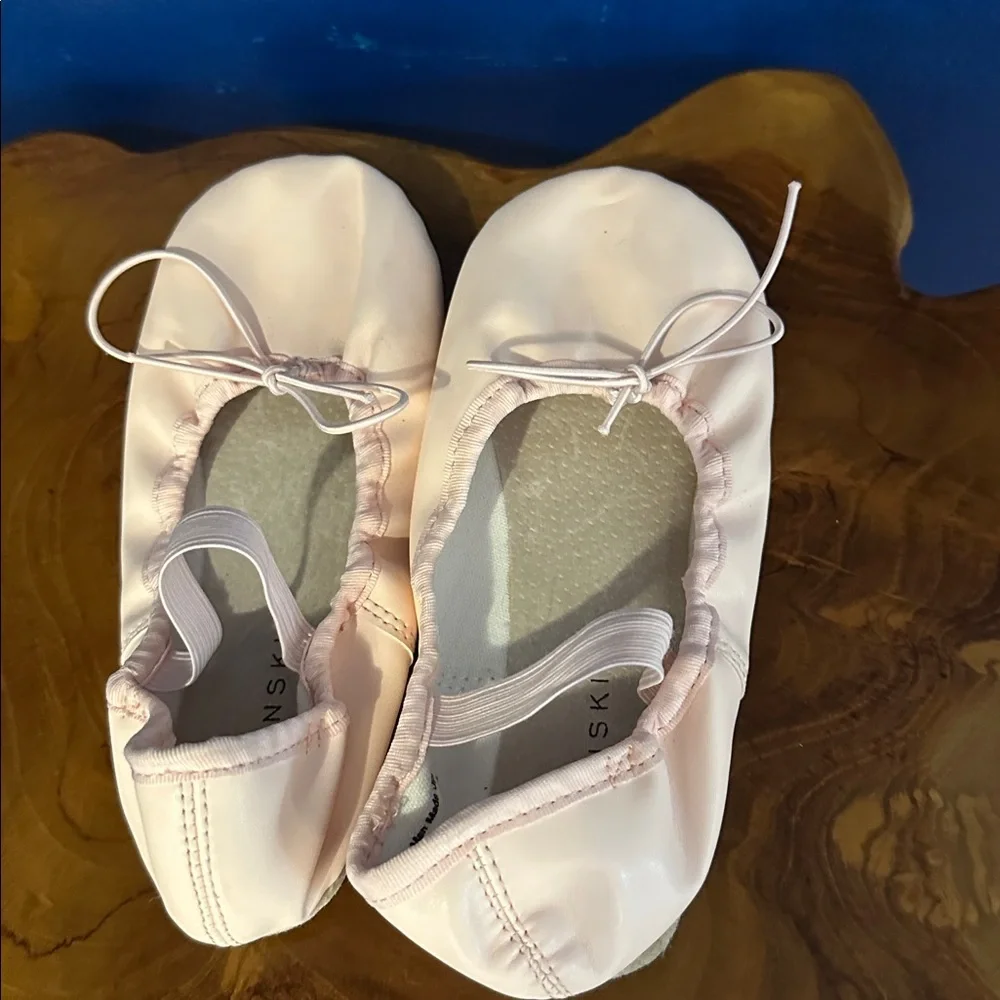 NWOT Danskin Light Pink Kids Leather Ballet Slippers Size 1